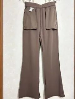 GUブラウン スリット入り フレアパンツ