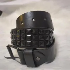 ベルト　黒スタッズ　ブリンブリンパンク ロック V系ピラミッド男女兼用ストリート