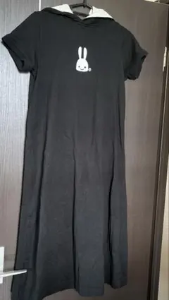 CUNE フード付きブラックTシャツのサムネイル
