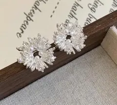 フラワー　リース　ビジューピアス