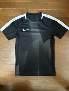 NIKE ナイキ　トレーニングウェア　黒色