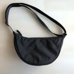 未使用品【UNIQLO】ラウンドミニショルダーバッグ ブラック