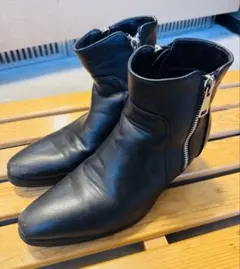 黒レザーショートブーツ ジッパー付き