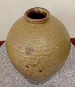 古い陶器製の大壺 骨董品 コレクション