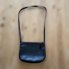 最終お値下げ　美品　CLASKAブラックレザーショルダーバッグのサムネイル