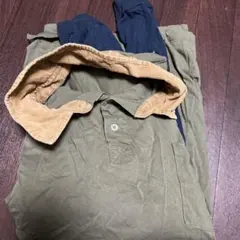 カーキ色 ポロシャツスタイル