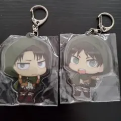 進撃の巨人　アクリルキーホルダー　エレン　リヴァイ　２種