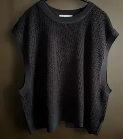 黒のレースニットベスト　LL