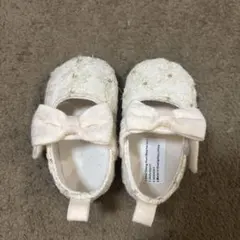 ホワイト リボン付き ベビーシューズ　12cm 小さめ