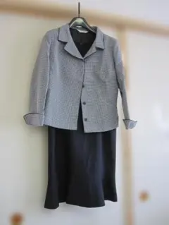 フォーマル　セットアップ　ジャケットとワンピース　１７号　大きいサイズ