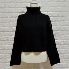 GU ケーブル編みタートルネックニット 黒 ショート丈 長袖