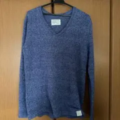 vネックセーター