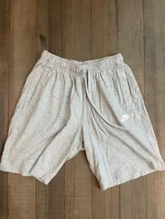 Nike グレー ショートパンツ Mサイズ