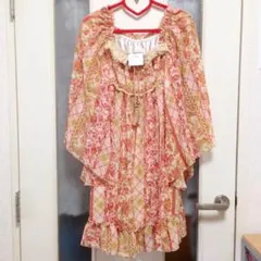 新品タグ付き♡リズリサ♡フリンジバラ柄シフォンワンピ♡