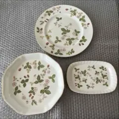 WEDGWOOD ウエッジウッド ♡ ワイルドストロベリー お皿 3枚のサムネイル