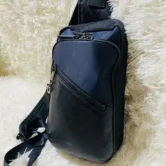 ランバンオンブルー　LANVIN ボディバッグ　レザー×ナイロン　ネイビー