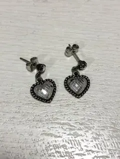 ANNA SUI ハートピアス