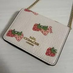 COACH コーチ ストロベリープリント CU474 二つ折り財布 - メルカリ