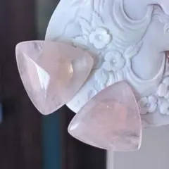 新品 ★大ぶり 天然石 ピンク ローズクォーツ イヤリング トライアングル 水晶