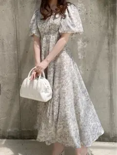 【新品未使用】花柄Vネックバックレースアップフレアワンピース