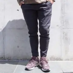 9 TUCKLESS SLIM PANTS