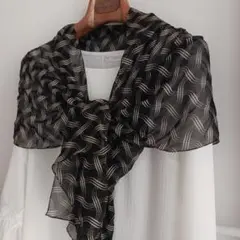 黒いシフォンロングストール 波模様