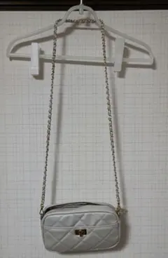 ２３区キルティング ショルダーバッグ