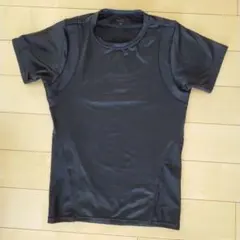 ユニクロ コンプレッション機能性Tシャツ 光沢ブラック Mサイズ　背中 矯正のサムネイル
