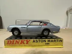 Aston Martin DB6 Dinky 153のサムネイル