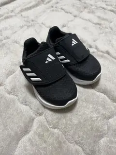 adidas ブラック スニーカー ベルクロ