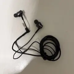 マットで落ち着いた色合いの、セブンプレミアムステレオミニヘッドフォン