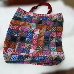 横浜元町、カラカラのタオルト─トバッグ