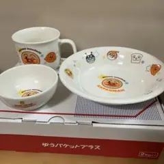 アンパンマン 食器　マグカップ　皿セット