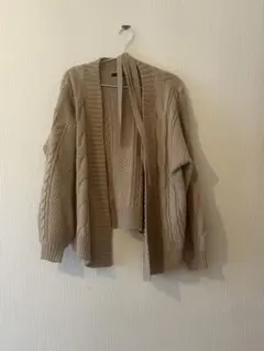 値下げしました！ベージュ ケーブル編み 長袖カーディガン