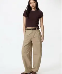 UNIQLO ジャージーバレルレッグパンツ　ベージュ