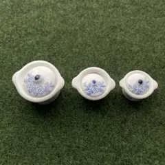 青い花柄のミニチュアセット インテリアなどにも