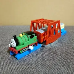 ☆ カプセルプラレール トーマス パーシーと客車セット ☆