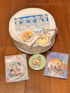 歌い手やちいかわなどのバッチセットとポーチ