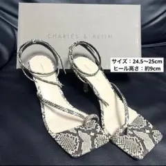 CHARLES & KEITH パイソン柄アンクルストラップサンダル