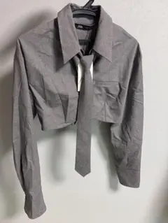 ZARA リボン ストライプ クロップドシャツ グレー