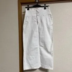 ホワイトタイトスカート ボタン付き スリットあり