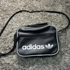 adidasショルダーバッグ 黒 タグ付き