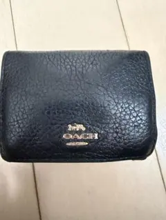 COACH 黒 レザー 三つ折り財布C取れてます。
