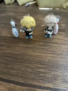 【非売品】東京リベンジャーズ × ラウンドワン マイキー 千冬 フィギュア 2種