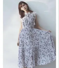 snidel Sustainableフリルプリーツワンピース