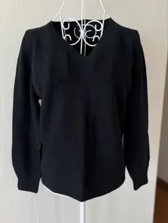 美品　UNIQLO ユニクロ　3Dセーター　ニット　ブラック　Ｖネック