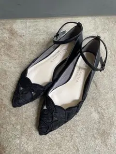 アルテミスバイダイアナ　ストラップ付きパンプス 黒