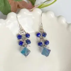 スターダイスカットフローライト　ラピスラズリ　フックピアス