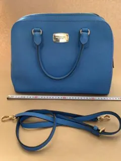 マイケルコースの青いハンドバッグ 取り外し可能ストラップ付き