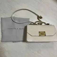 チャールズアンドキース　ショルダーバッグ　ホワイト(最終値下げ)